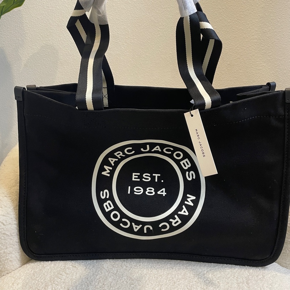 Marc Jacob’s canvas tote new with tag